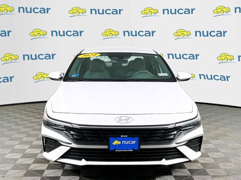 Certified 2024 Hyundai Elantra SE image 2