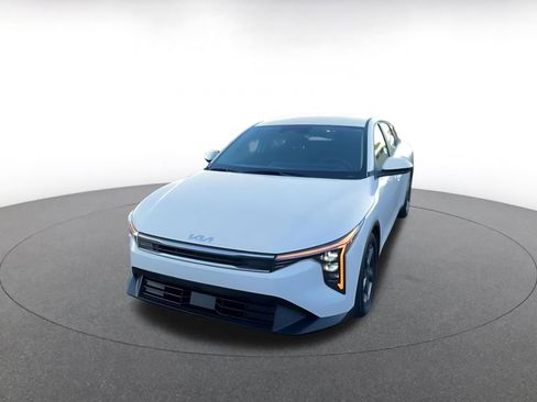 Used 2025 Kia K4 LXS image 7