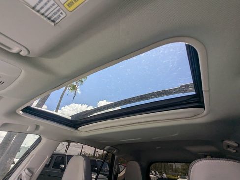 Used 2014 Toyota RAV4 XLE FWD image 8
