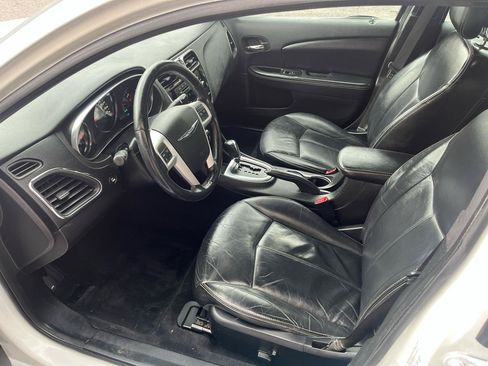 Used 2013 Chrysler 200 Limited FWD image 19