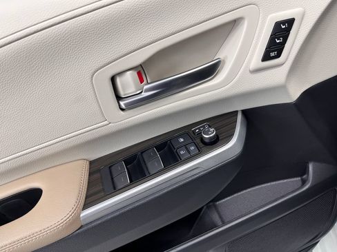 Used 2021 Toyota Sienna AWD image 20