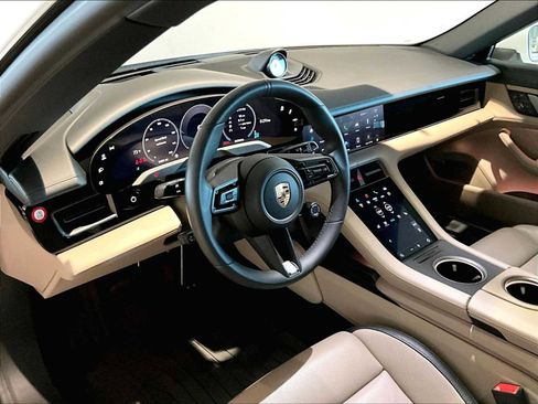 Used 2025 Porsche Taycan image 7