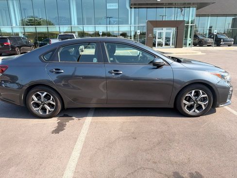 Used 2020 Kia Forte LXS FWD image 3