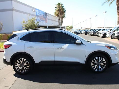 Certified 2020 Ford Escape Titanium AWD/4WD image 10