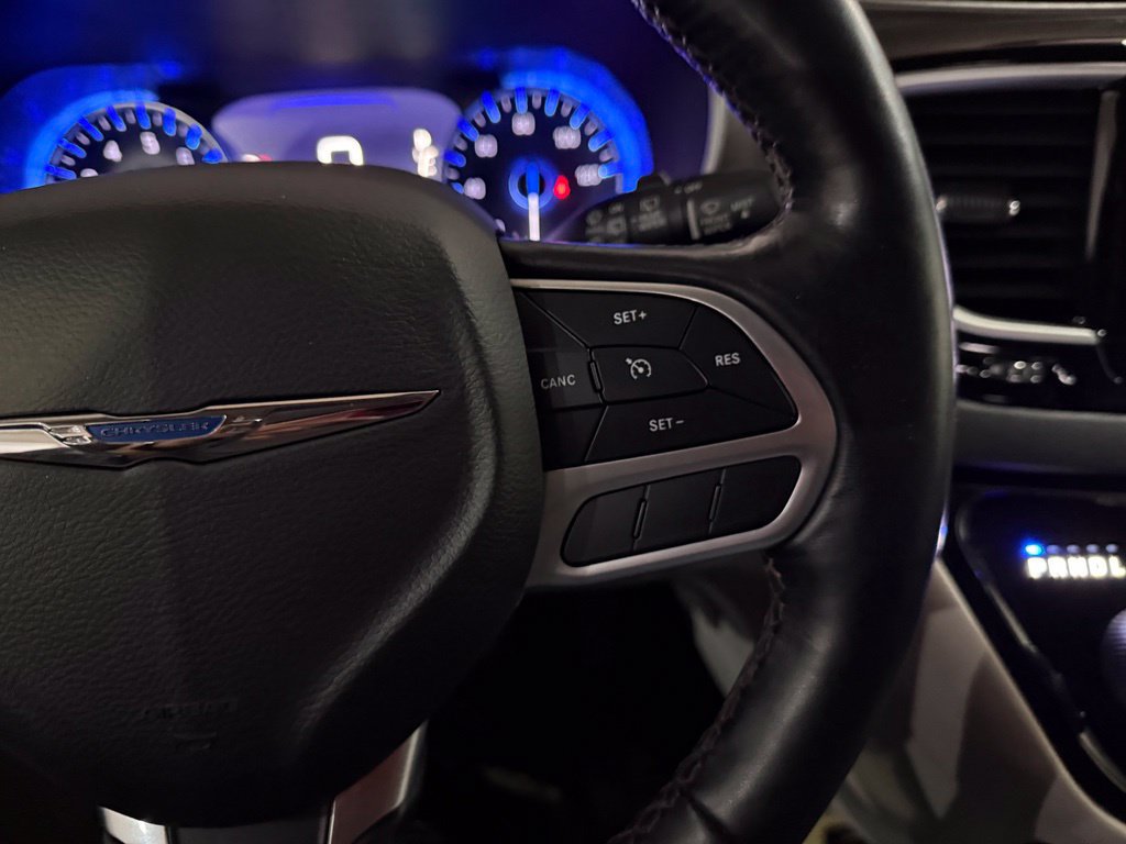 Used 2020 Chrysler Pacifica Touring-L Plus FWD image 16