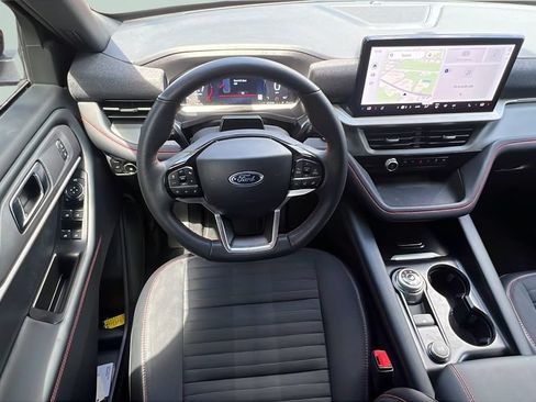 Used 2025 Ford Explorer ST-Line RWD image 13
