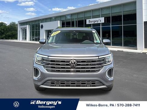 Certified 2025 Volkswagen Atlas SE AWD/4WD image 2