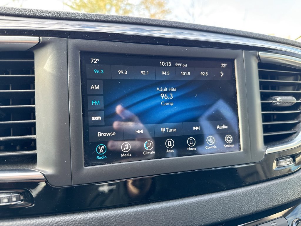 Used 2020 Chrysler Pacifica Touring-L FWD image 14
