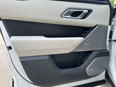 Used 2022 Land Rover Range Rover Velar R-Dynamic S image 12