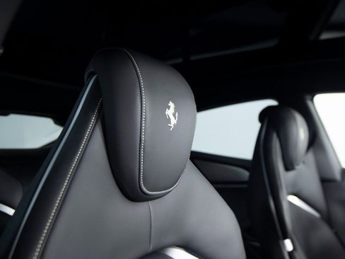 Used 2025 Ferrari Purosangue image 40