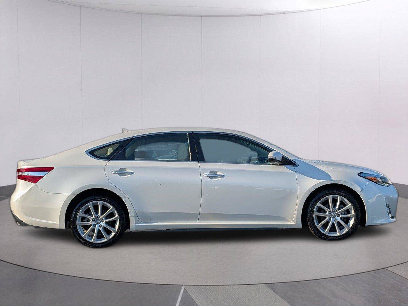 Used 2013 Toyota Avalon Limited FWD image 7