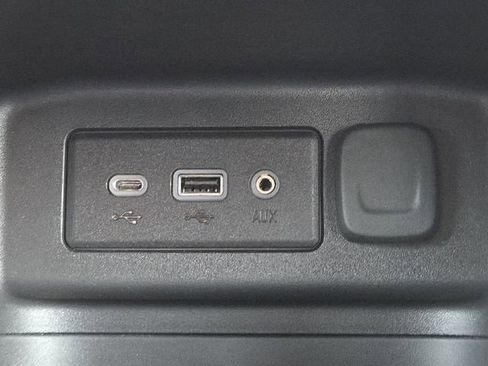Used 2024 Chevrolet Equinox RS w/ LPO, Floor Liner Package FWD image 7
