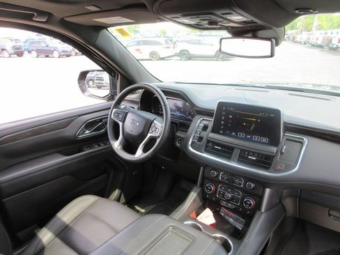 Used 2023 Chevrolet Tahoe Z71 w/ Luxury Package AWD/4WD image 26