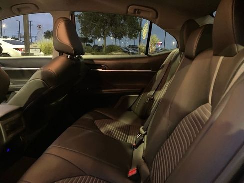 Used 2024 Toyota Camry SE image 9