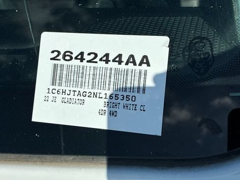 Used 2022 Jeep Gladiator Sport AWD/4WD image 32