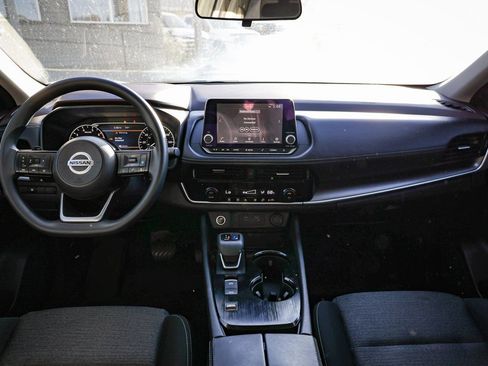 Used 2021 Nissan Rogue SV image 19