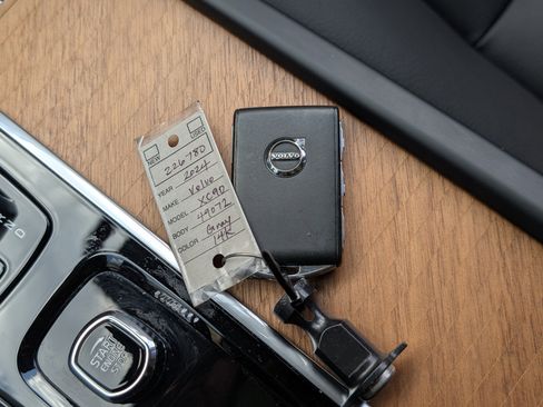 Used 2024 Volvo XC90 T8 Plus w/ Protection Package Premier image 37