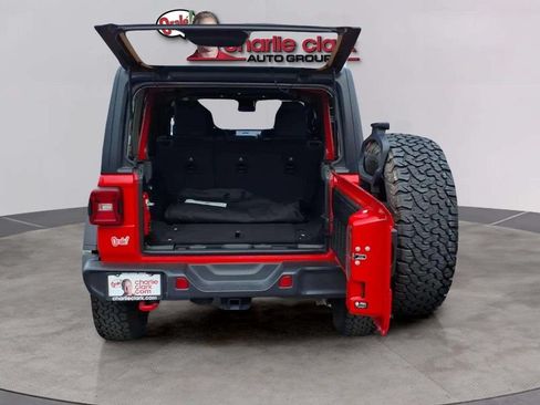 Used 2025 Jeep Wrangler Unlimited Rubicon AWD/4WD image 19