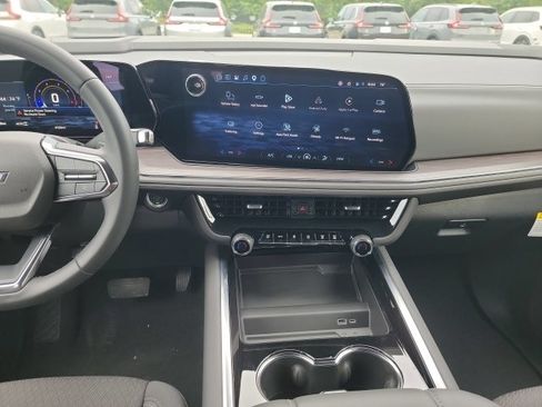 Used 2026 Chevrolet Suburban LS AWD/4WD image 20