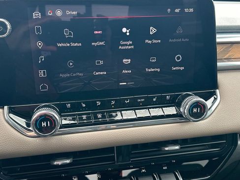 Used 2025 GMC Canyon Denali image 29