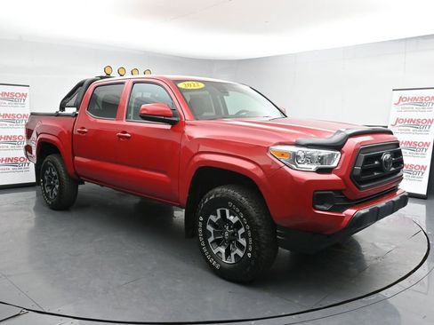 Used 2022 Toyota Tacoma SR image 2
