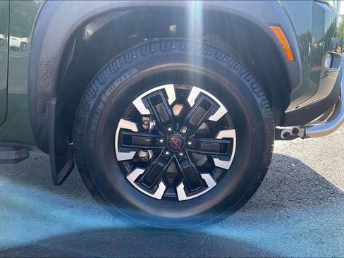 Used 2022 Nissan Frontier PRO-4X w/ Technology Package AWD/4WD image 9