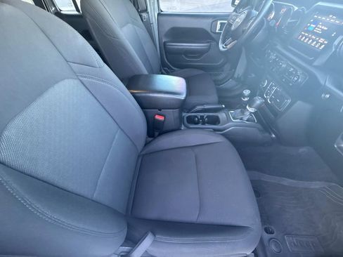 Used 2022 Jeep Wrangler Unlimited Sport image 13