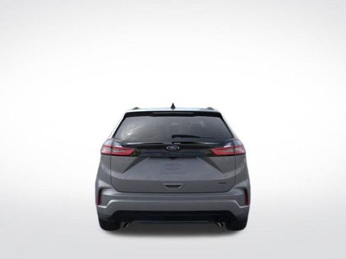 Used 2024 Ford Edge SE w/ Black Appearance Package image 7