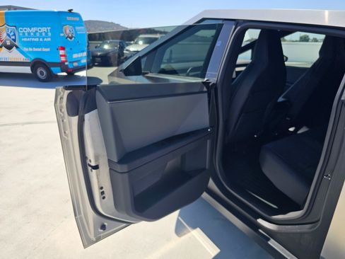 Used 2026 Tesla Cybertruck 2WD Crew Cab image 14