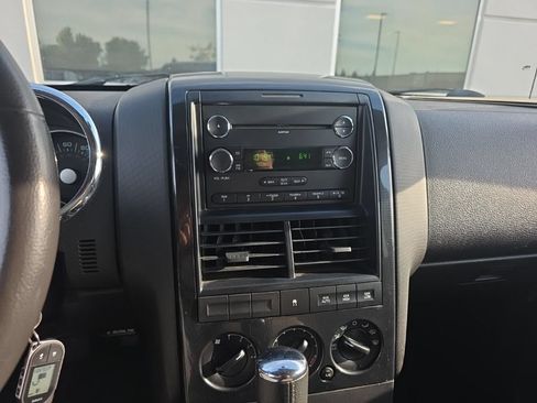 Used 2008 Ford Explorer XLT AWD/4WD image 16