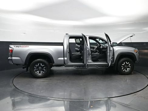 Used 2023 Toyota Tacoma TRD Off-Road AWD/4WD image 32