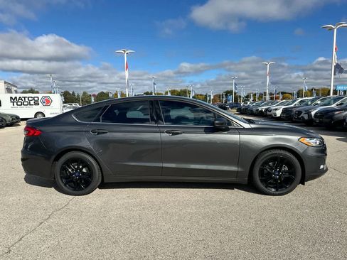 Used 2020 Ford Fusion SE w/ Equipment Group 151A image 14