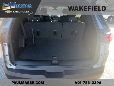 Used 2023 Chevrolet Traverse LT w/ Rear Camera Mirror Package image 12