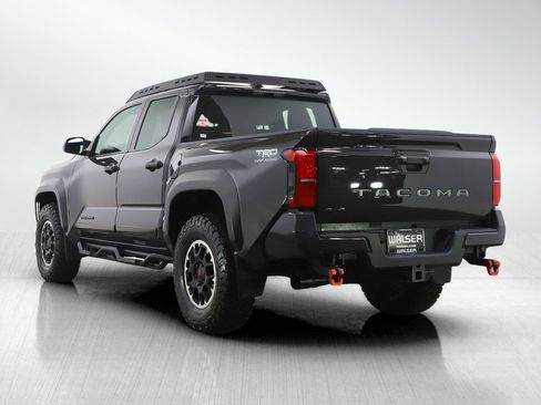 Used 2024 Toyota Tacoma TRD Off-Road image 3