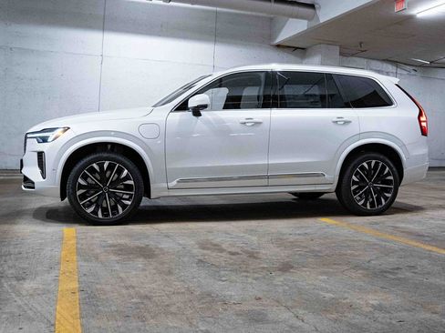 New 2025 Volvo XC90 T8 Plus w/ Protection Package Premier image 3