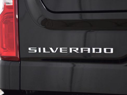 Used 2024 Chevrolet Silverado 1500 ZR2 w/ Technology Package AWD/4WD image 22