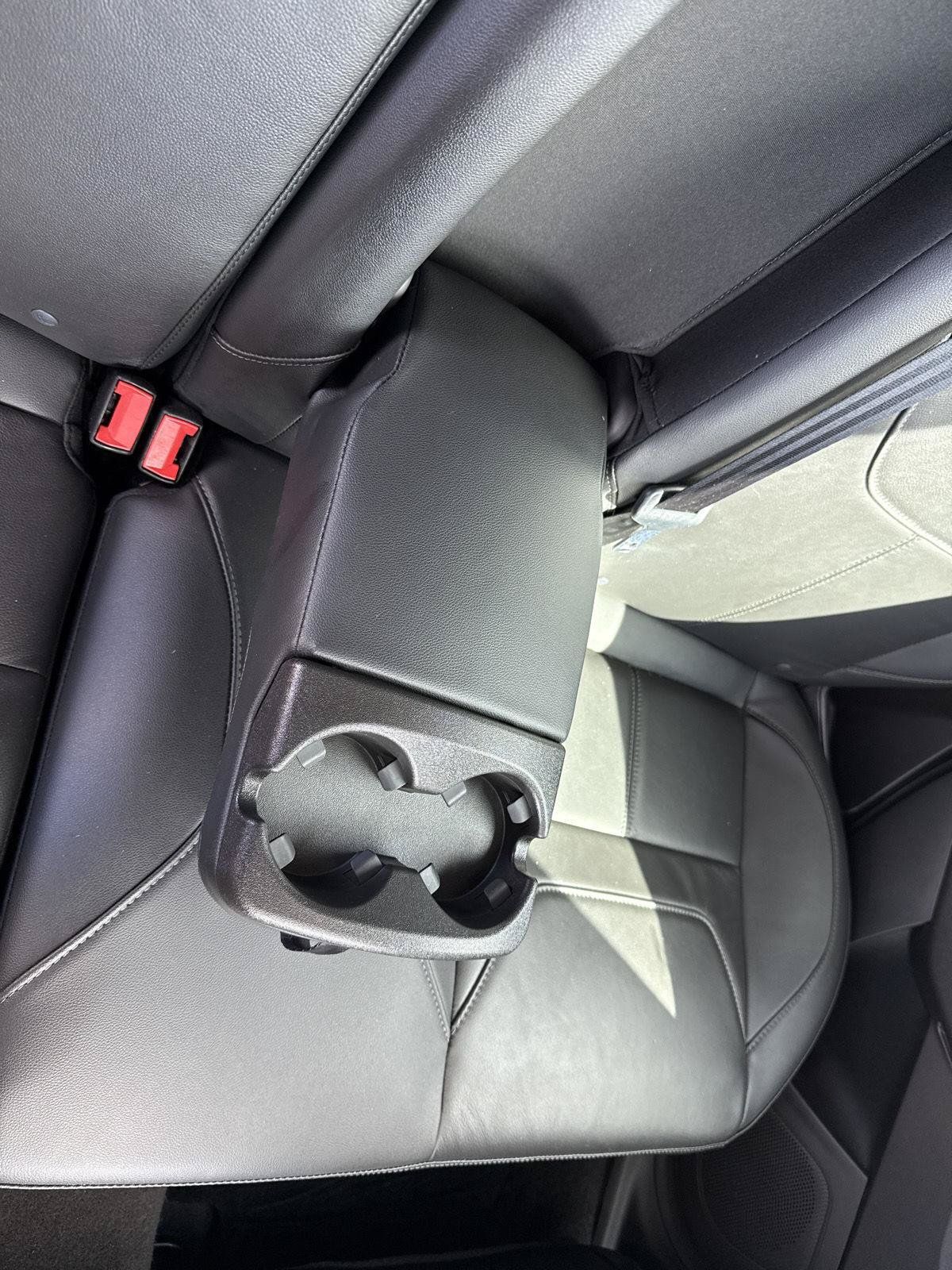 Used 2018 Ford Focus Titanium w/ Titanium Technology Package FWD image 21