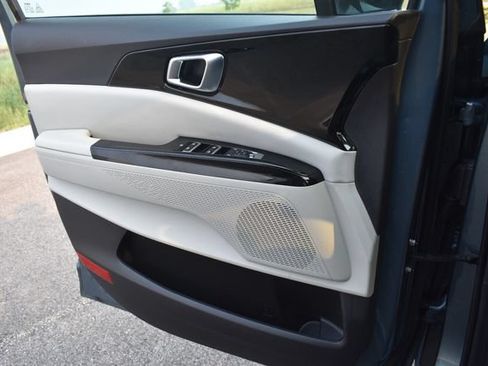 Certified 2023 Kia Carnival EX FWD image 34