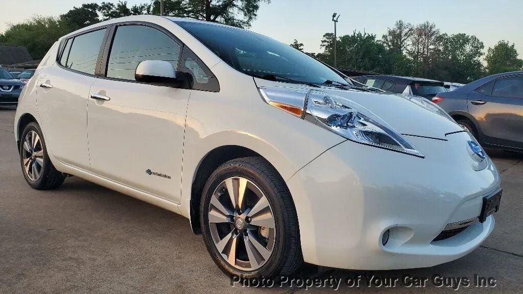 Used 2015 Nissan Leaf SL w/ Premium Package FWD image 6