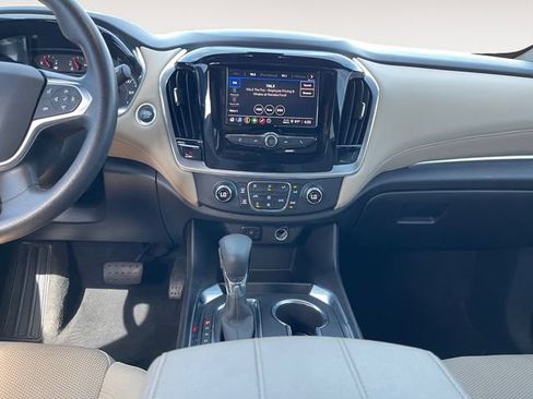 Used 2022 Chevrolet Traverse LS FWD image 11
