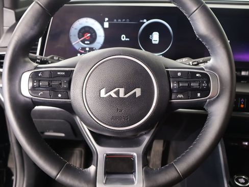 Used 2023 Kia Sportage SX image 3