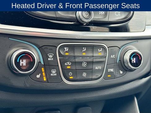 Used 2023 Chevrolet Traverse RS image 18