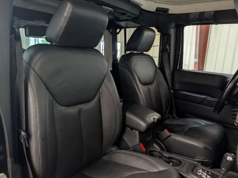 Used 2015 Jeep Wrangler Unlimited Sport w/ Quick Order Package 24S AWD/4WD image 6