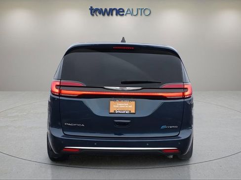 Certified 2023 Chrysler Pacifica Limited image 4