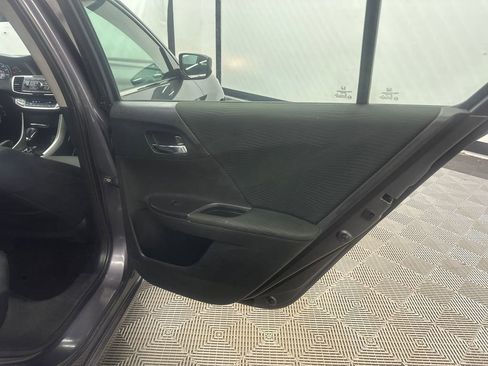 Used 2015 Honda Accord LX image 17