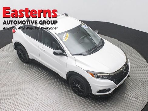 Used 2021 Honda HR-V Sport image 3