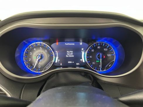 Used 2023 Chrysler Pacifica Touring-L FWD image 25