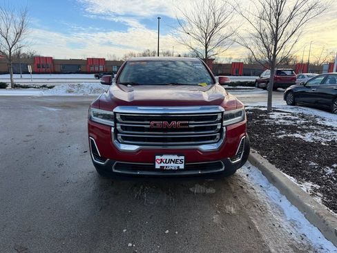 Used 2023 GMC Acadia SLE FWD image 4