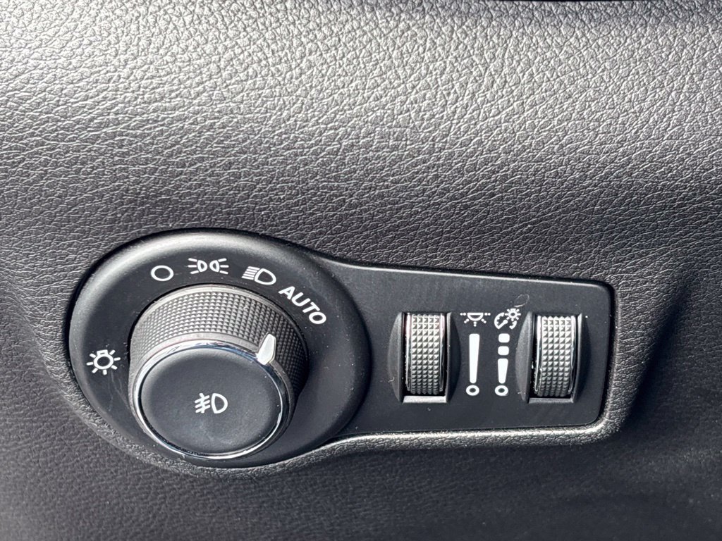 Used 2024 Jeep Compass Trailhawk AWD/4WD image 24