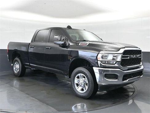 Used 2024 RAM 2500 Tradesman w/ Chrome Appearance Group image 2